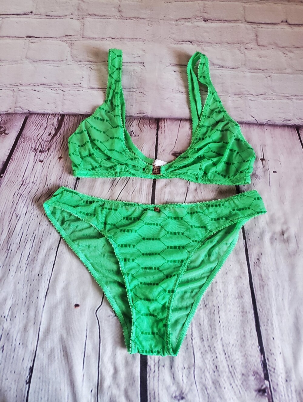 Savage X Fenty green bralette and matching panties set Size S Sexy Romantic Smal